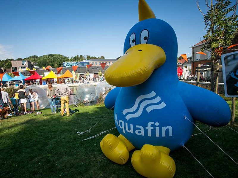 Luchtdichte giant inflatable Aquafin ter gelegenheid van de Watersportdag