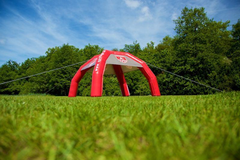 Sporting A Inflatable spiertent 4x4m met uitneembare zijwanden
